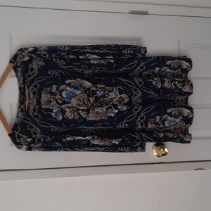 Style&Co. Woman size 1x, blue stretchy tunic in blue floral
